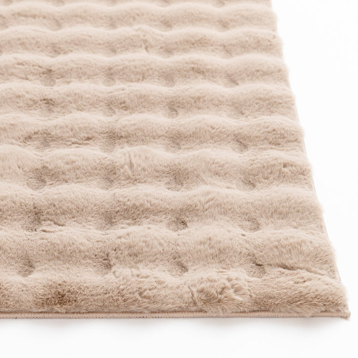 Carpette Bubble en fausse fourrure taupe avec revers en mousse à mémoire de forme - 5 pi x 7 pi