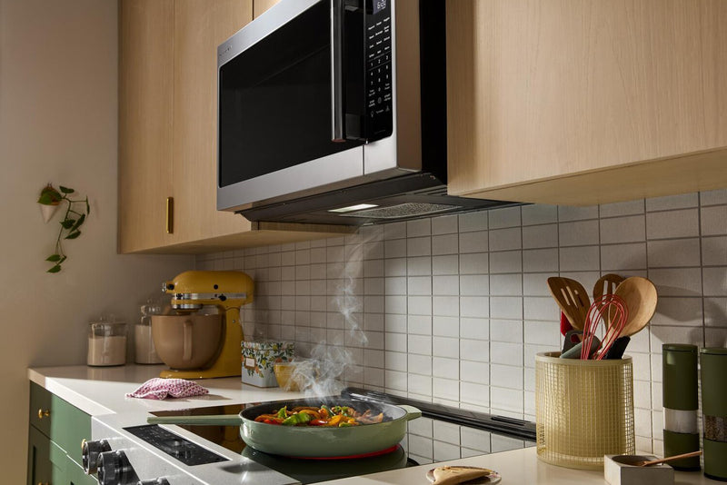 Four à micro-ondes à hotte intégrée KitchenAid de 2,1 pi3 - acier inoxydable - YKMMS330SPS