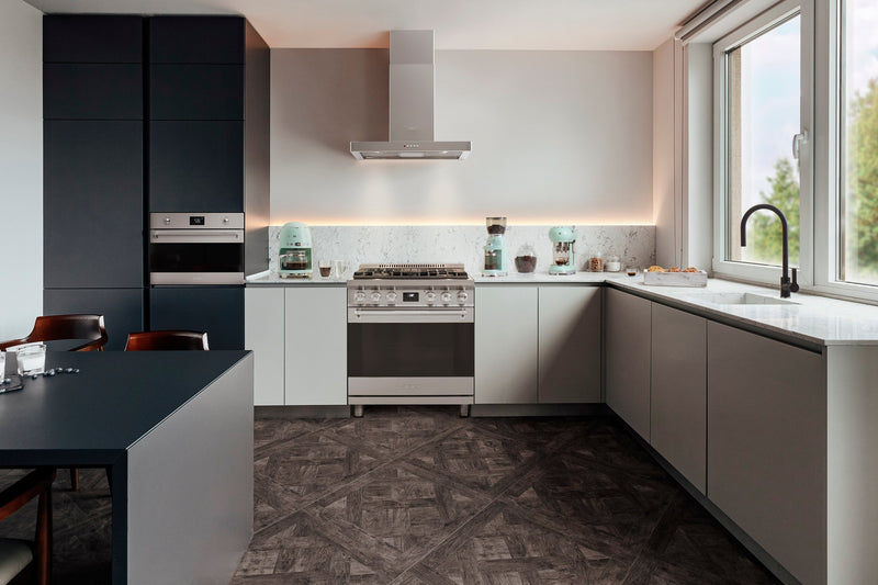 Cuisinière professionnelle à gaz Smeg de 4,6 pi3 - SPR30UGGX