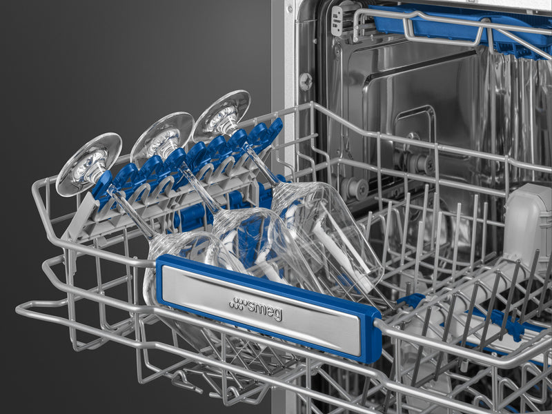 Lave-vaisselle Smeg à panneau personnalisable avec commandes sur le dessus - STU8633