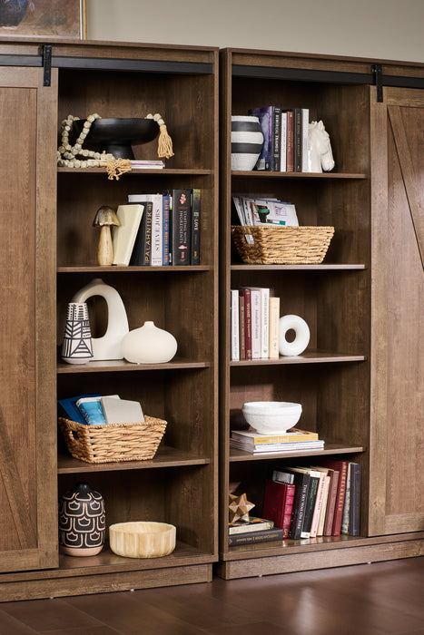 Armoire décorative de rangement Warren de 47,25 po avec porte coulissante de style grange - chêne noyer