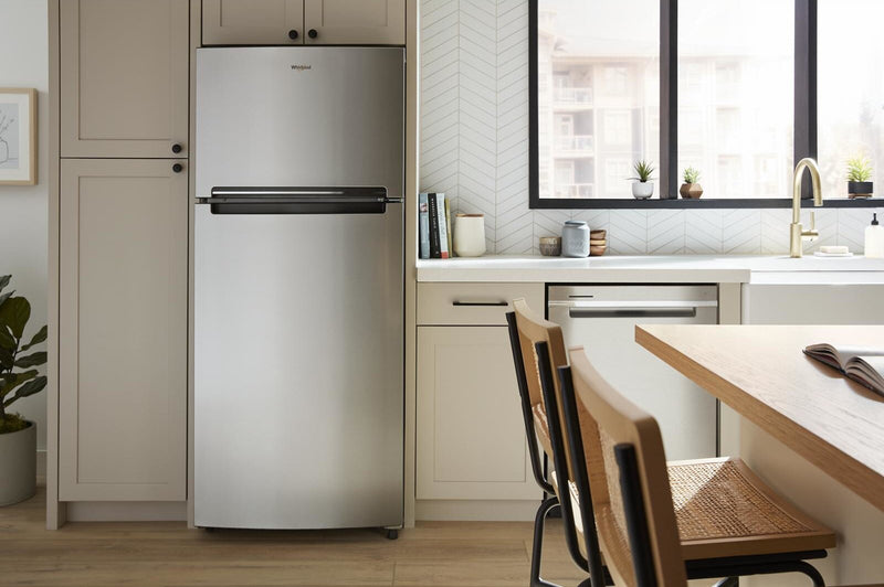 Réfrigérateur Whirlpool de 16,3 pi³ et de 28 po à congélateur supérieur - acier dolos - WRTX5028PM