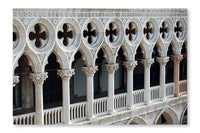 Doge's Palace Detail, Venice 16 po x 24 po : Oeuvre d’art murale en panneau de tissu sans cadre
