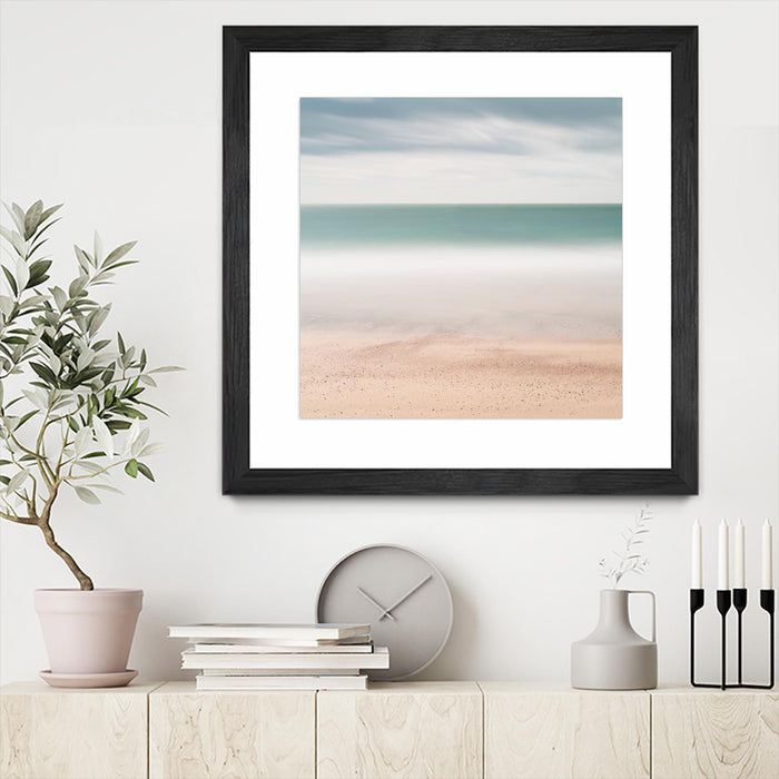 Œuvre d’art murale encadrée noire et mate « Beach, Sea, Sky » 30 x 30