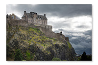 Edinburgh Castle, Scotland 24 po x 36 po : Oeuvre d’art murale en panneau de tissu sans cadre