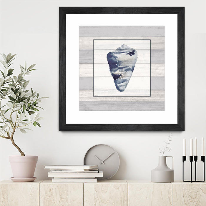 Œuvre d’art murale encadrée noire et mate « Muted Blue Shell On Wood » 36 x 36