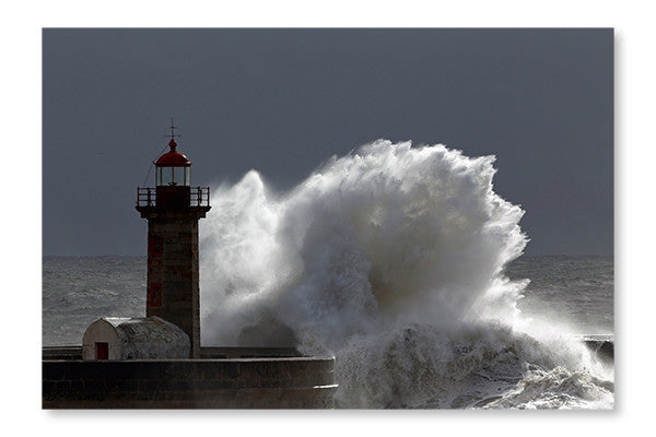  Lighthouse Storm 16 po x 24 po : Cadre d'art mural et panneau de tissu