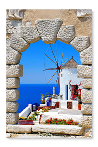 Windmill Through An Old Window in Santorini Island 16 po x 24 po : Oeuvre d’art murale en panneau de tissu sans cadre