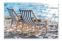  Striped Chaise Lounges And Cooler On Sandy Beach 28 po x 42 po : Cadre d'art mural et panneau de tissu