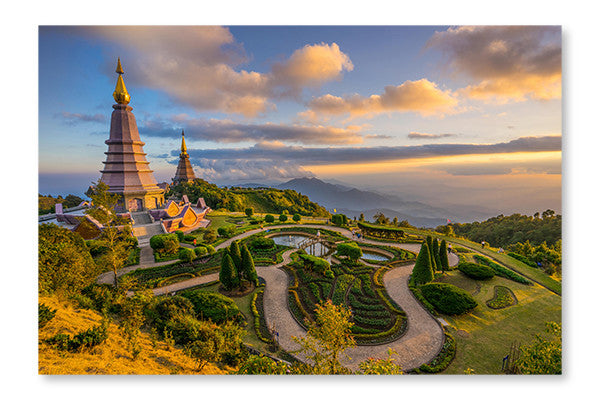  Landscape Of Two Pagodas At Doi Inthanon 28 po x 42 po : Cadre d'art mural et panneau de tissu