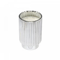Bougie parfumée côtelée électroplaquée argent de 11,3 oz à arôme de baie d’hiver