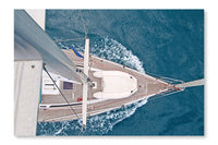 Top View of Sailing Boat 16 po x 24 po : Oeuvre d’art murale en panneau de tissu sans cadre