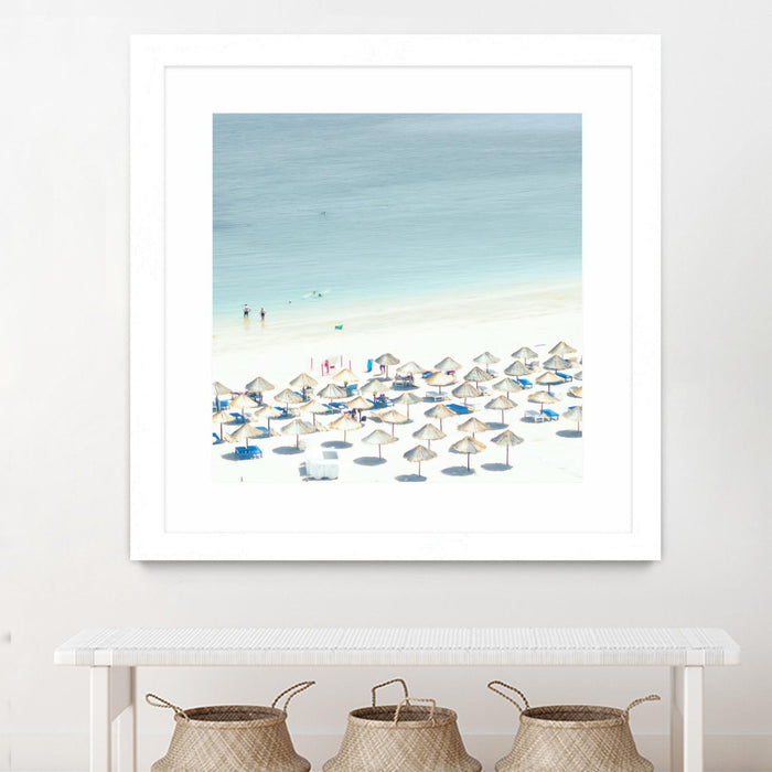 Œuvre d’art murale encadrée blanche et mate « Sesimbra I » 36 x 36