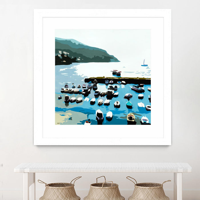 Œuvre d’art murale encadrée blanche et mate « Boats » 36 x 36