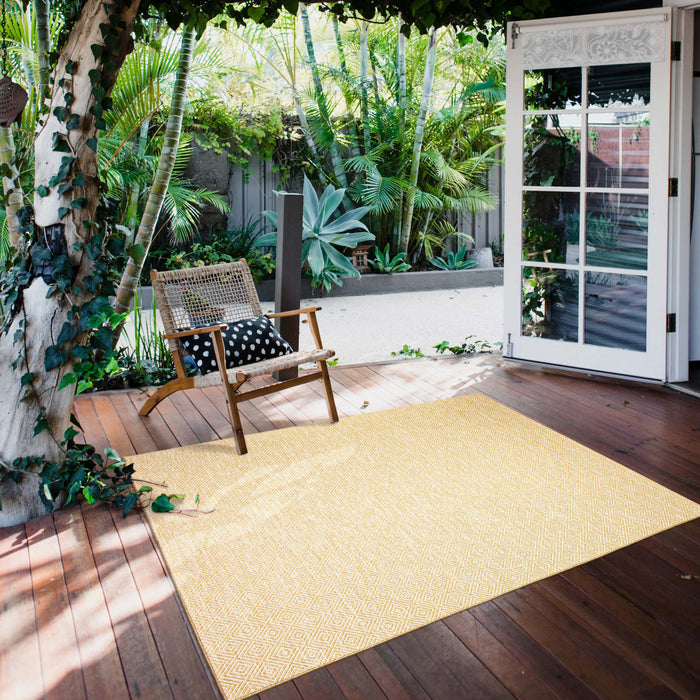 Carpette Neisha Diamond dorée 6 pi 7 po x 9 pi 6 po