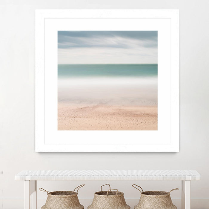 Œuvre d’art murale encadrée blanche et mate « Beach, Sea, Sky » 36 x 36