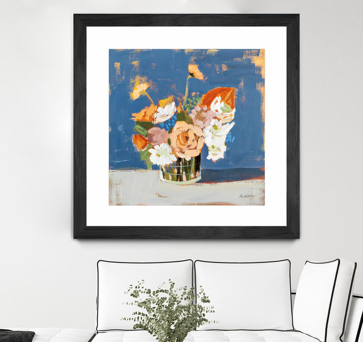 Œuvre d’art murale encadrée noire et mate « Peach And White Bouquet » 30 x 30
