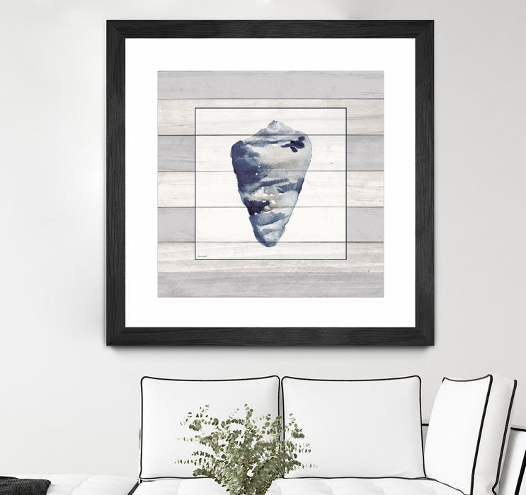 Œuvre d’art murale encadrée noire et mate « Muted Blue Shell On Wood » 30 x 30