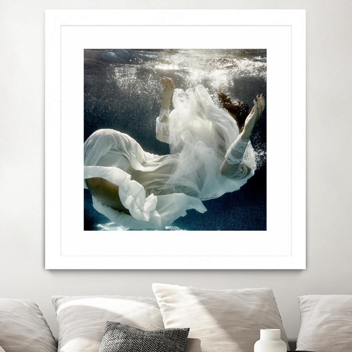 Œuvre d’art murale encadrée blanche et mate « Float 3 » 36 x 36