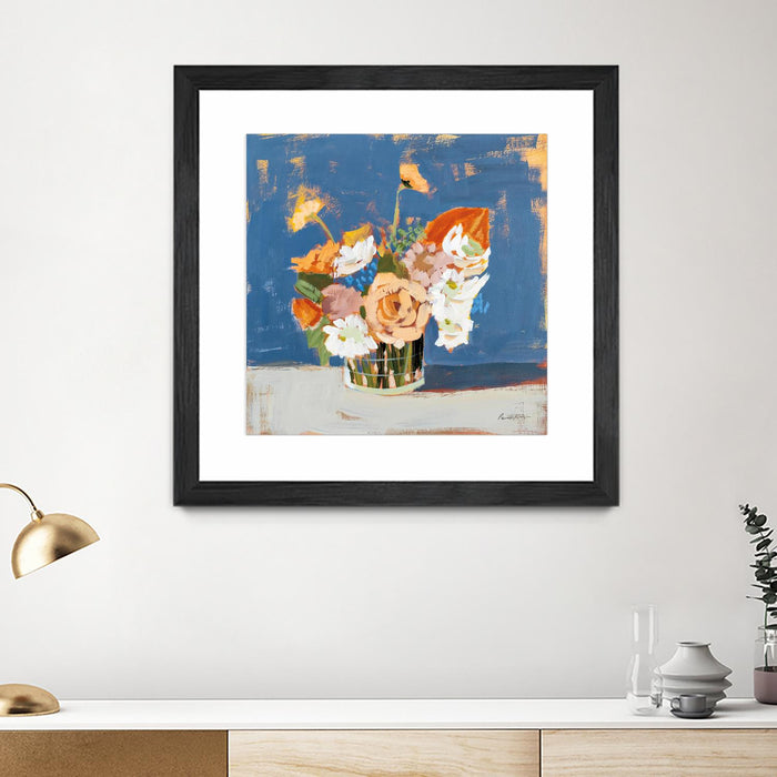 Œuvre d’art murale encadrée noire et mate « Peach And White Bouquet » 30 x 30
