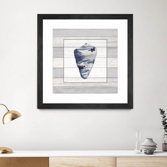Œuvre d’art murale encadrée noire et mate « Muted Blue Shell On Wood » 30 x 30