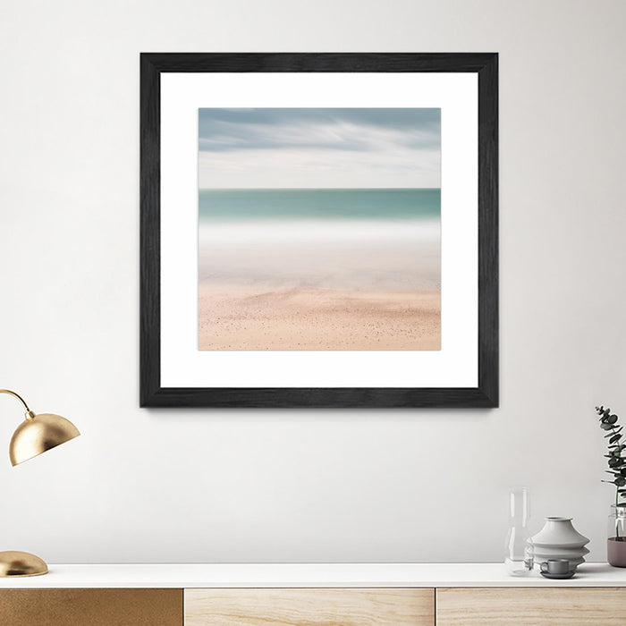 Œuvre d’art murale encadrée noire et mate « Beach, Sea, Sky » 30 x 30