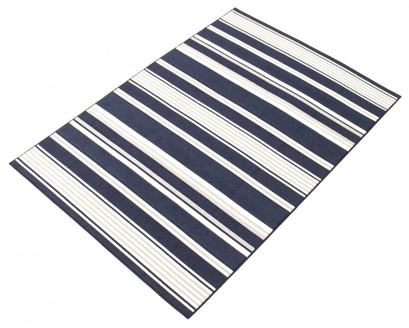 Carpette Talya bleu marine 3 pi 11 po x 5 pi 7 po
