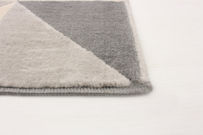 Carpette Nuria noire 5 pi 3 po x 7 pi 7 po