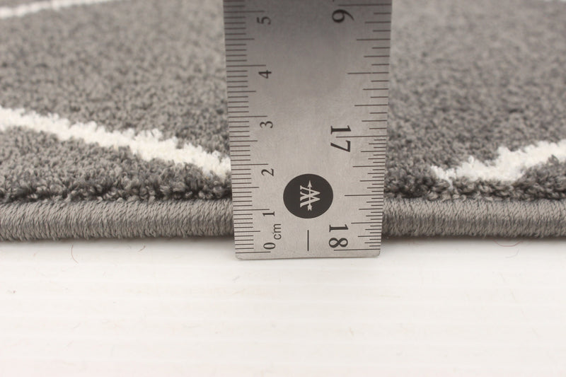 Carpette August gris foncéblanc 6 pi 7 po x 9 pi 6 po