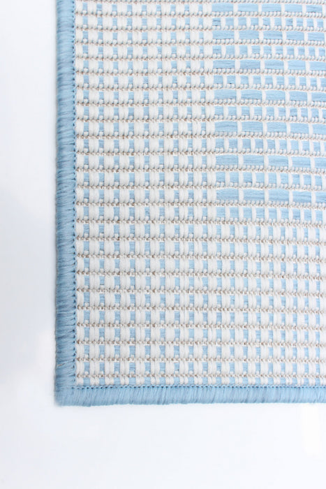 Carpette Neisha Classic bleu clair 5 pi 3 po x 7 pi 3 po