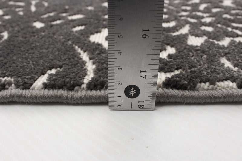 Carpette Caledonia grise 4 pi 7 po x 6 pi 7 po