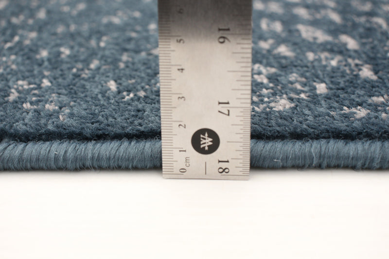 Carpette Electra couleur pétrole - 7 pi 10 pox 10 pi 2 po