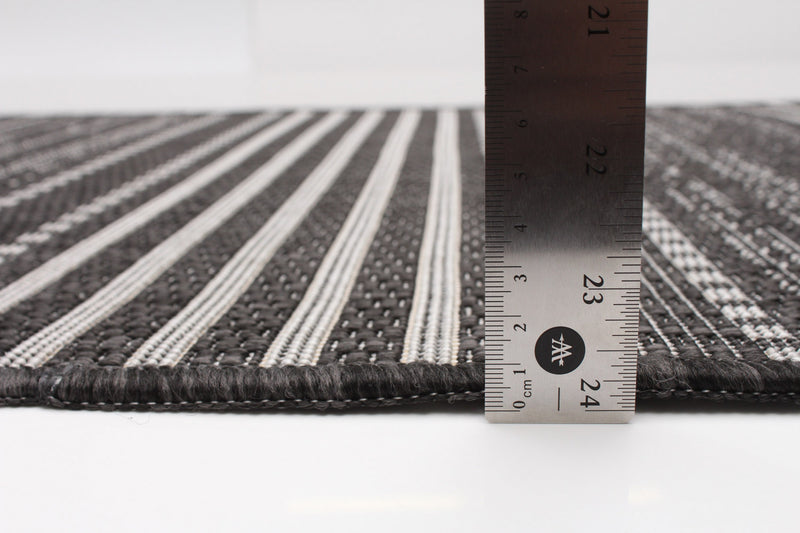 Carpette Wileen noire - 2 pi 2 po x 3 pi 11 po