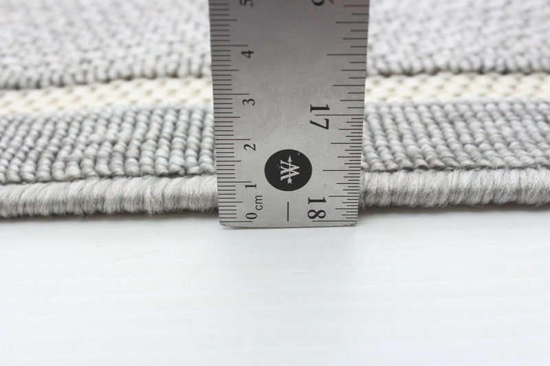 Carpette Marina grise 5 pi 3 po x 7 pi 7 po