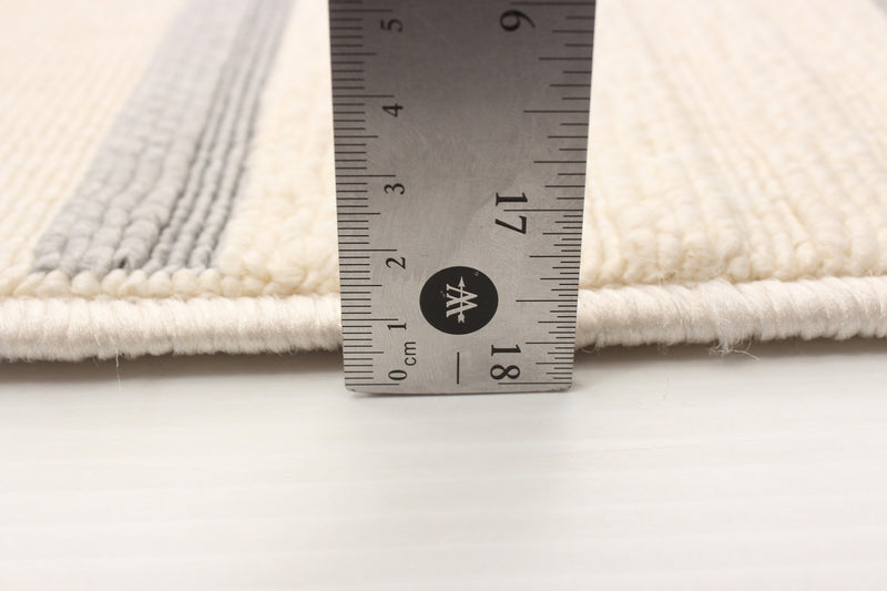 Carpette Talya ivoire 4 pi 7 po x 6 pi 7 po