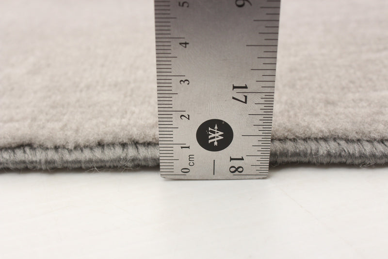 Carpette Ameeka grise 5 pi 3 po x 7 pi 7 po