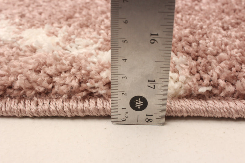 Carpette à poil long Serafina rose 3 pi 11 po x 6 pi 0 po