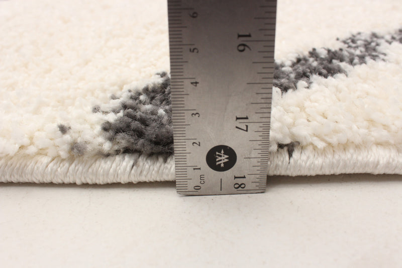 Carpette à poil long Serafina ivoire 3 pi 11 po x 6 pi 0 po