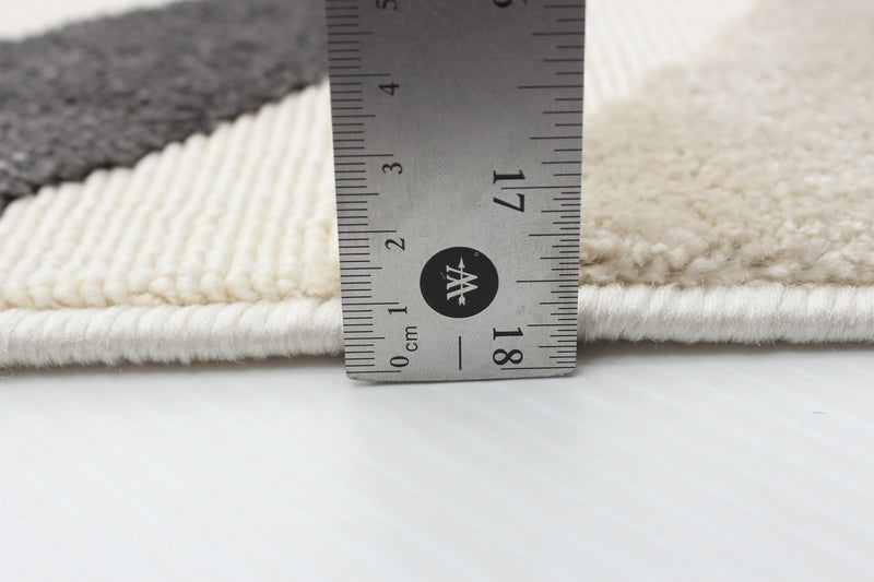 Carpette Nikkos taupe 5 pi 3 po x 7 pi 7 po