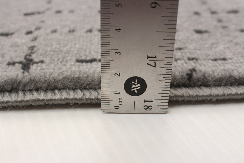 Carpette Theano noire 5 pi 3 po x 7 pi 7 po