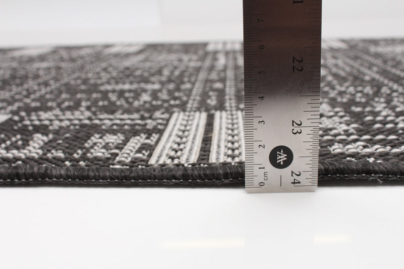 Carpette Joni noire - 2 pi 2 po x 3 pi 11 po