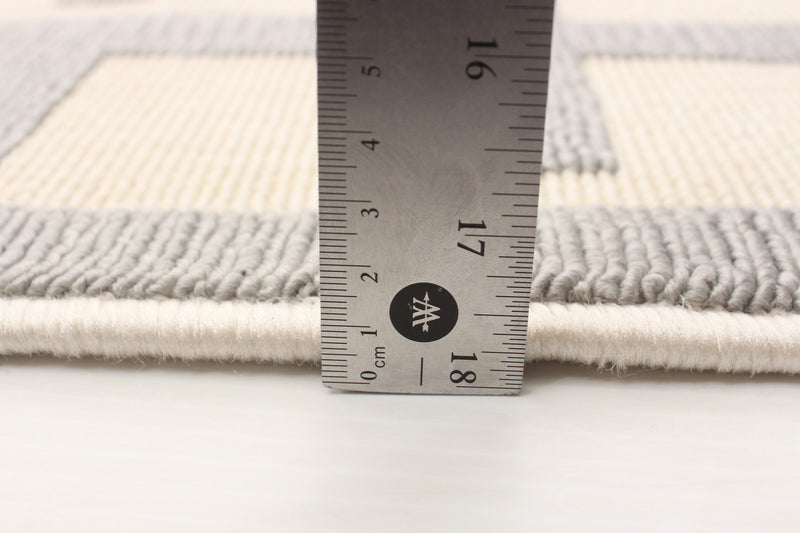 Carpette Brangane gris clair 4 pi 7 po x 6 pi 7 po