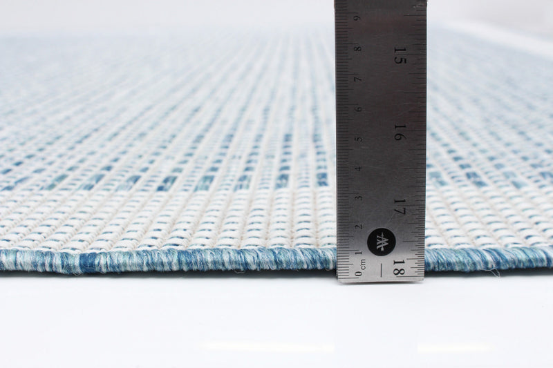 Carpette Neisha Classic bleue 6 pi 7 po x 9 pi 6 po