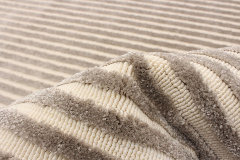 Carpette Kiah taupe 6 pi 7 po x 9 pi 6 po