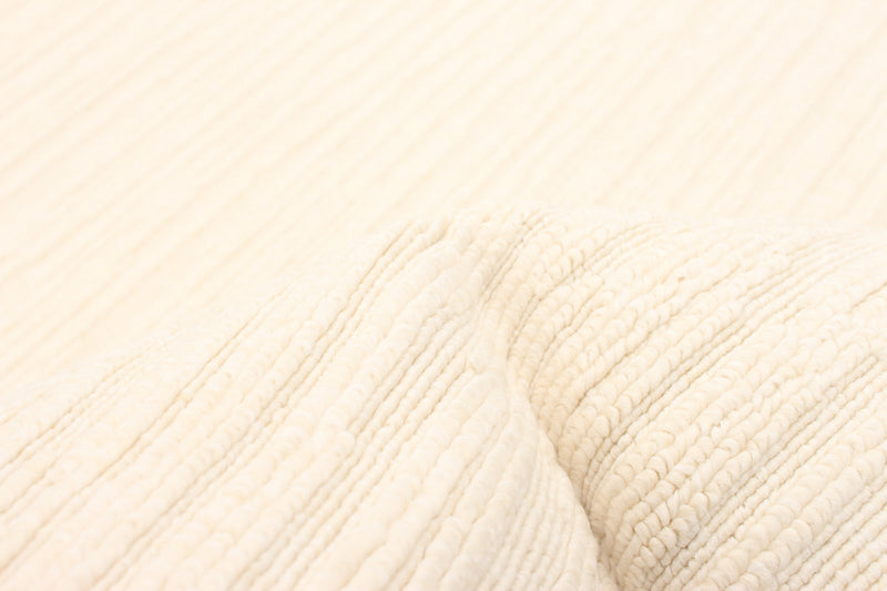 Carpette Eadda ivoire 4 pi 7 po x 6 pi 7 po