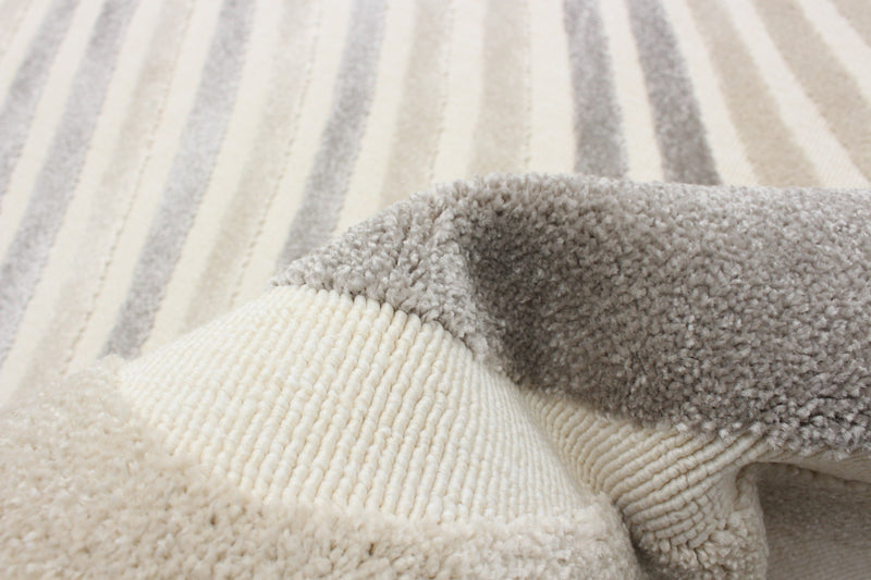 Carpette Nikkos ivoire 6 pi 7 po x 9 pi 6 po