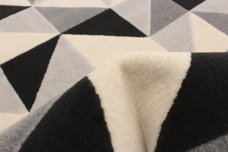 Carpette Nuria noire 2 pi 8 po x 4 pi 11 po