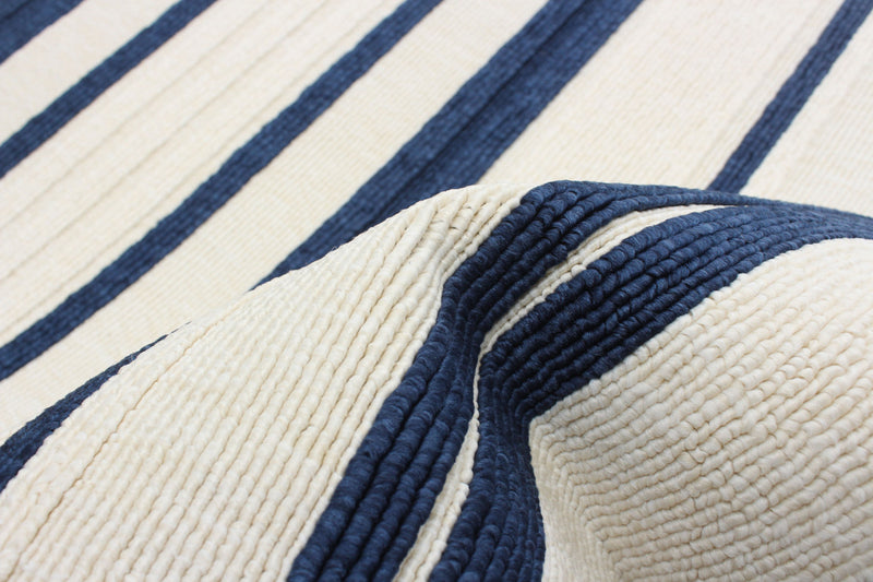 Carpette Talya bleueivoire 4 pi 7 po x 6 pi 7 po