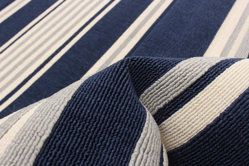 Carpette Talya bleu marine 4 pi 7 po x 6 pi 7 po