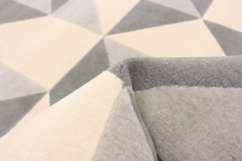 Carpette Nuria grise 5 pi 3 po x 7 pi 7 po